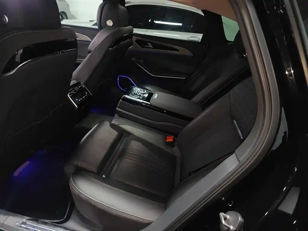 Hongqi H9 2020 2.0T Zhilian Qichang Edition купить на сайте DeffCars