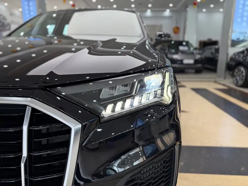 Audi Q7 2021 55 TFSI quattro S line Sporty купить на сайте DeffCars