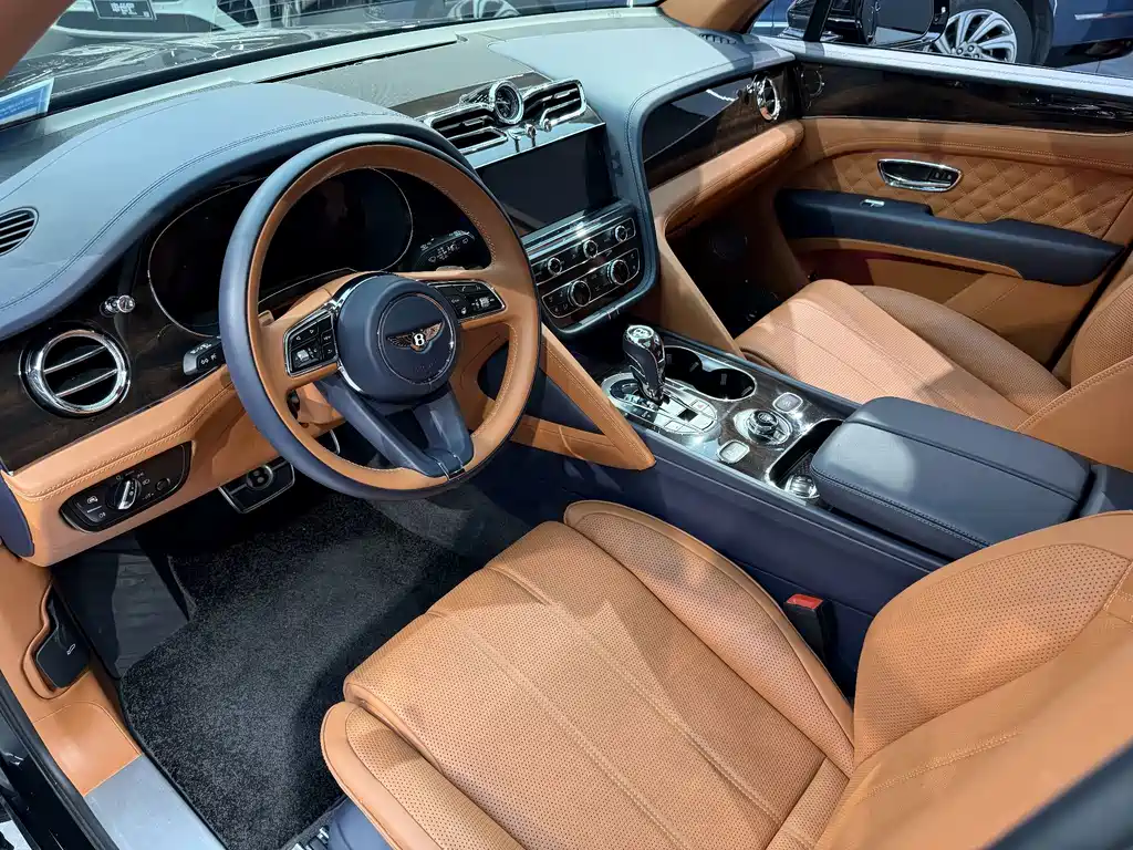 Bentayga 2022 4.0T V8 купить на сайте DeffCars