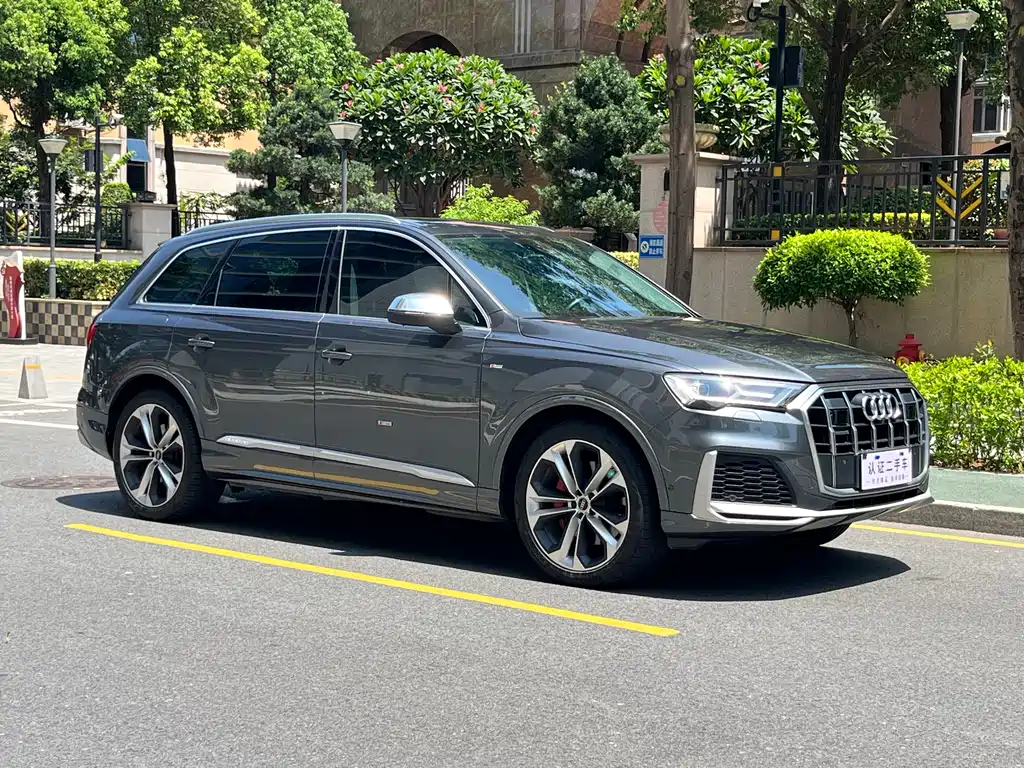 Audi Q7 2022 55 TFSI quattro S line premium model купить на сайте DeffCars