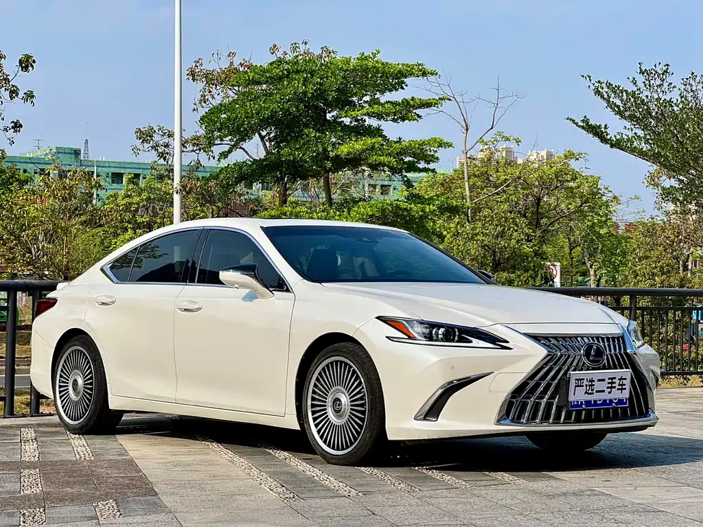 Lexus ES 2020 300h Excellence Edition National V купить на сайте DeffCars