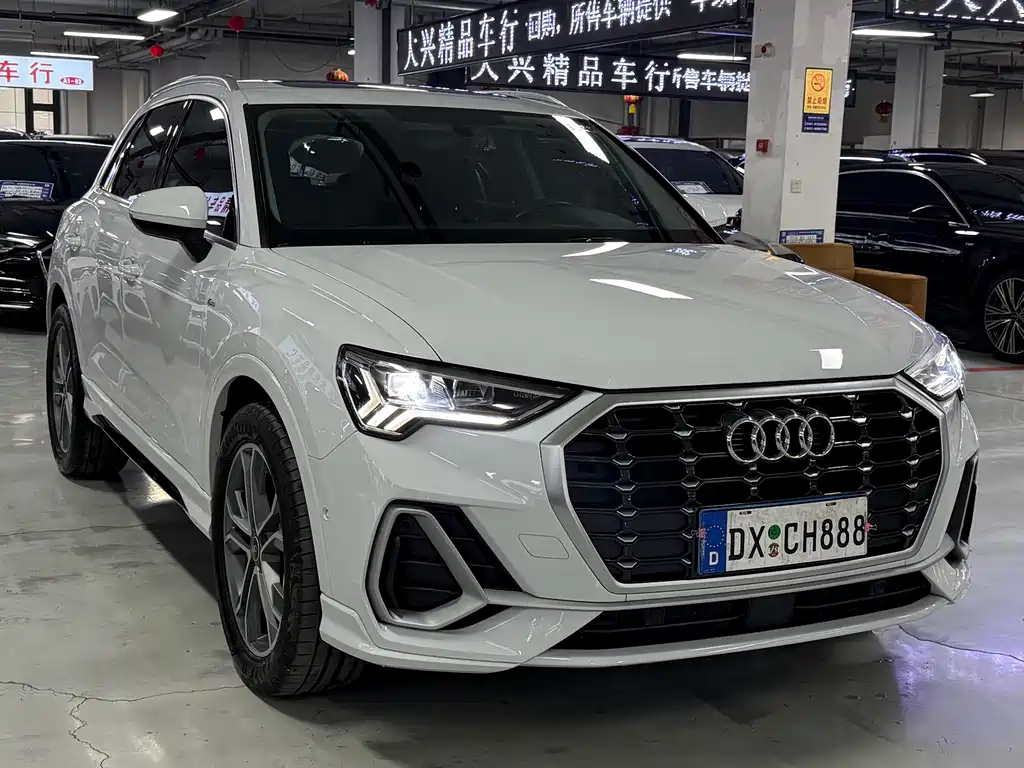 Audi Q3 2023 40 TFSI Fashionable and Dynamic купить на сайте DeffCars