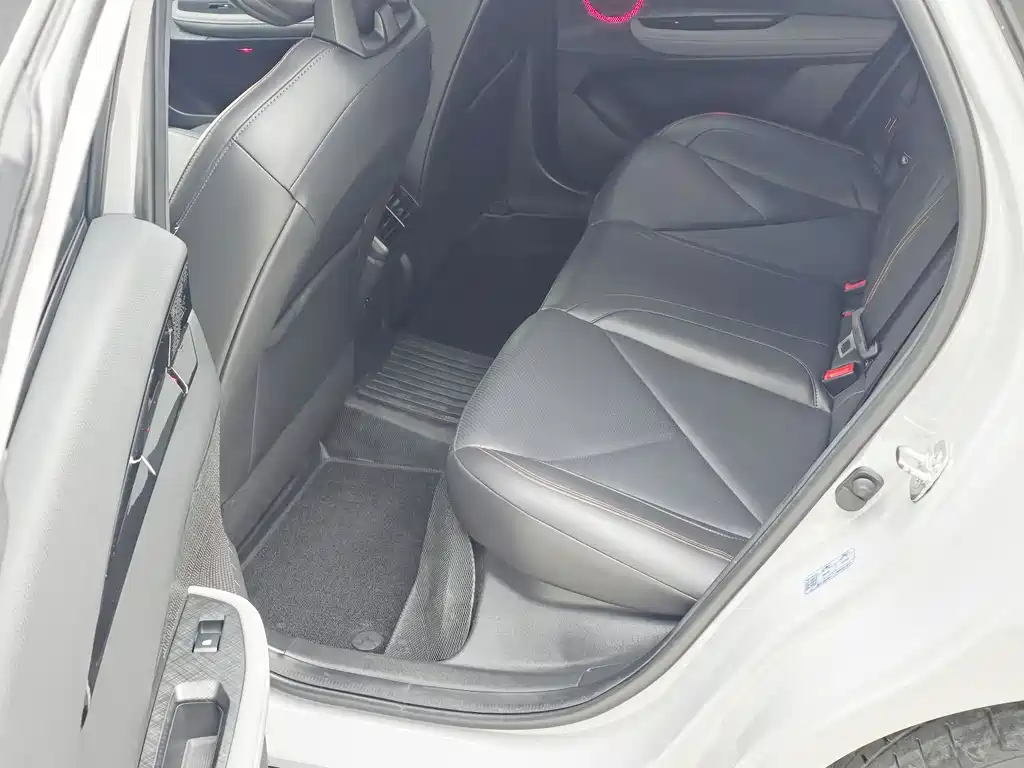 Changan UNI-V 2022 1.5T smart pilot model купить на сайте DeffCars