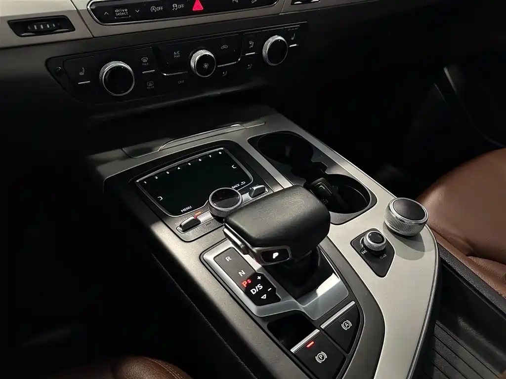 Audi Q7 2019 45 TFSI comfort type купить на сайте DeffCars