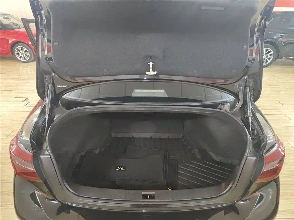 Infiniti Q50L 2018 2.0T Premium Edition National V купить на сайте DeffCars