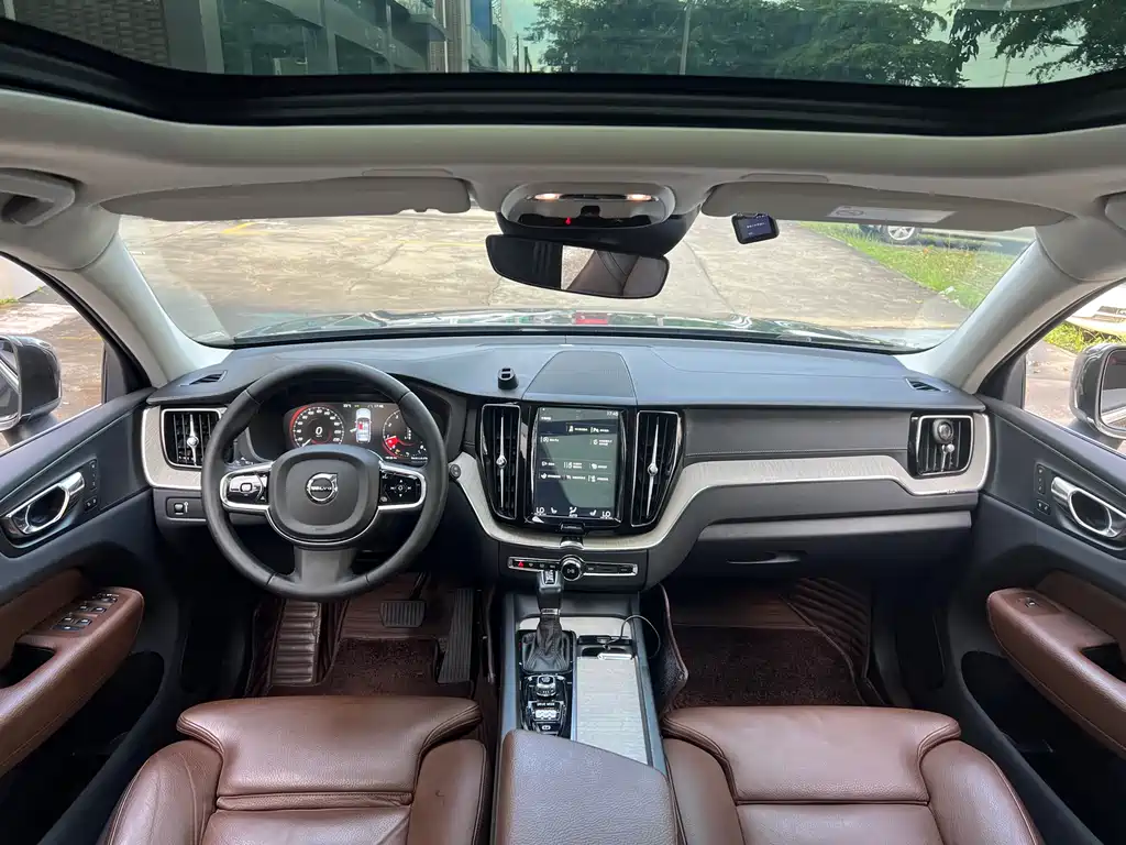 Volvo XC60 2020 T5 four-wheel drive Zhiyuan Deluxe Edition купить на сайте DeffCars