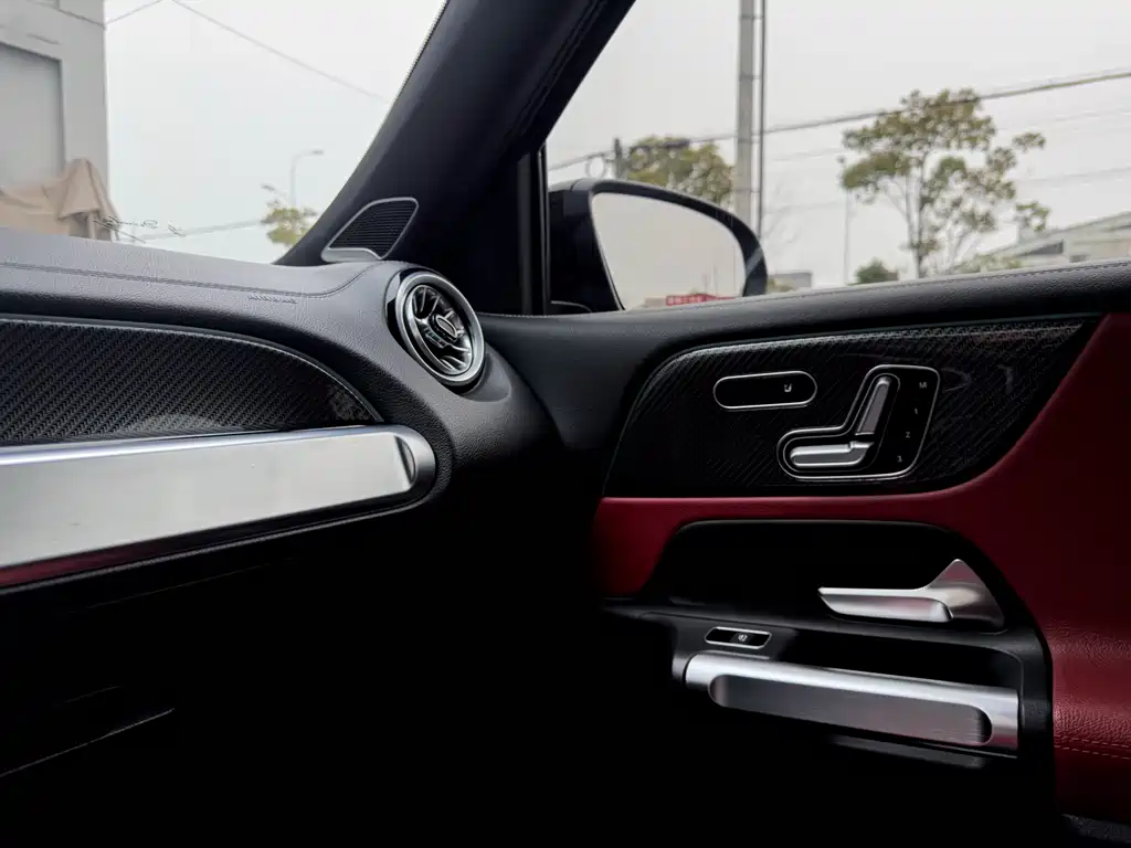 Mercedes-Benz GLB AMG 2023 AMG GLB 35 4MATIC купить на сайте DeffCars