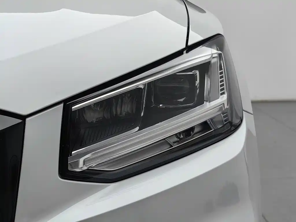 Audi Q2L 2018 35 TFSI launches exclusive version, National V купить на сайте DeffCars