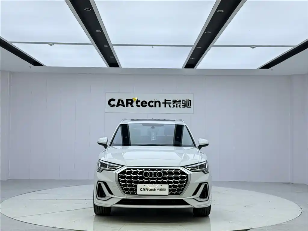 Audi Q3 2024 35 TFSI Fashionable and Dynamic купить на сайте DeffCars