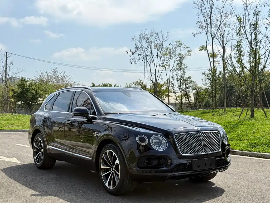 Bentayga 2016 6.0T Standard Edition купить на сайте DeffCars