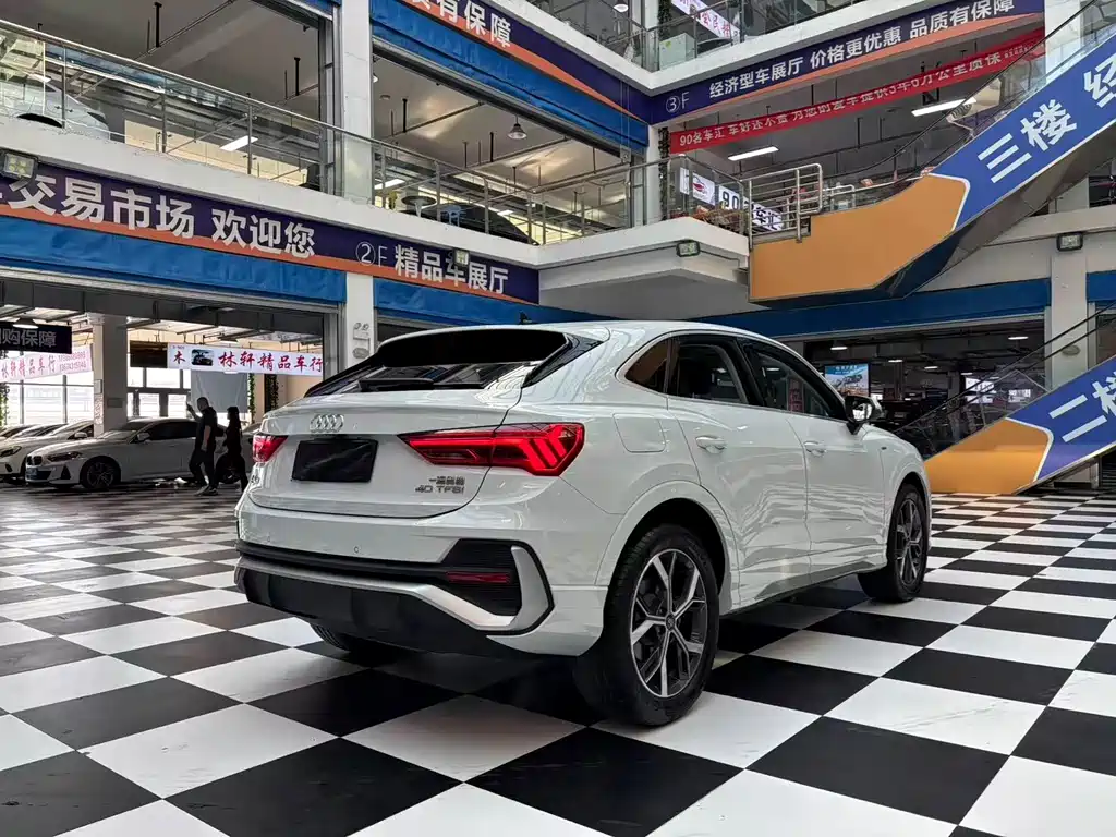 Audi Q3 Sportback 2020 40 TFSI Fashion купить на сайте DeffCars