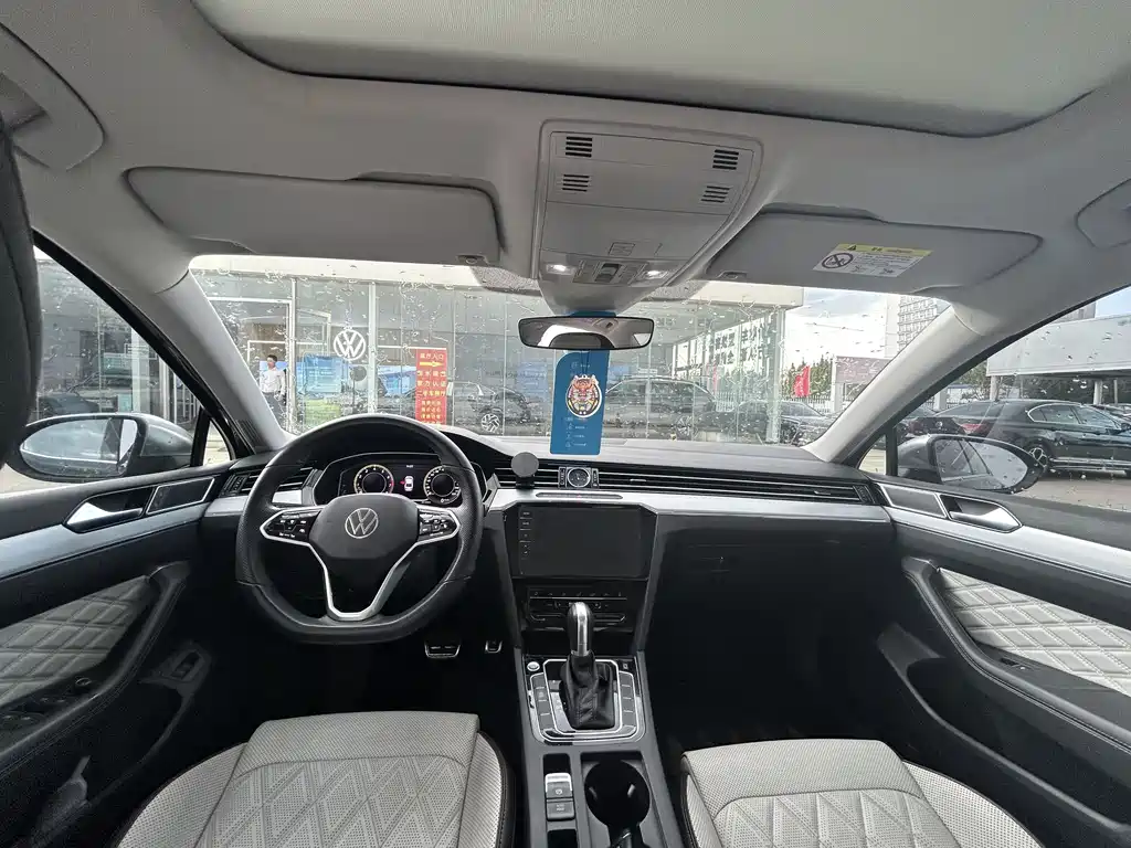 Magotan 2024 model 2 million public model 330TSI DSG luxury model купить на сайте DeffCars