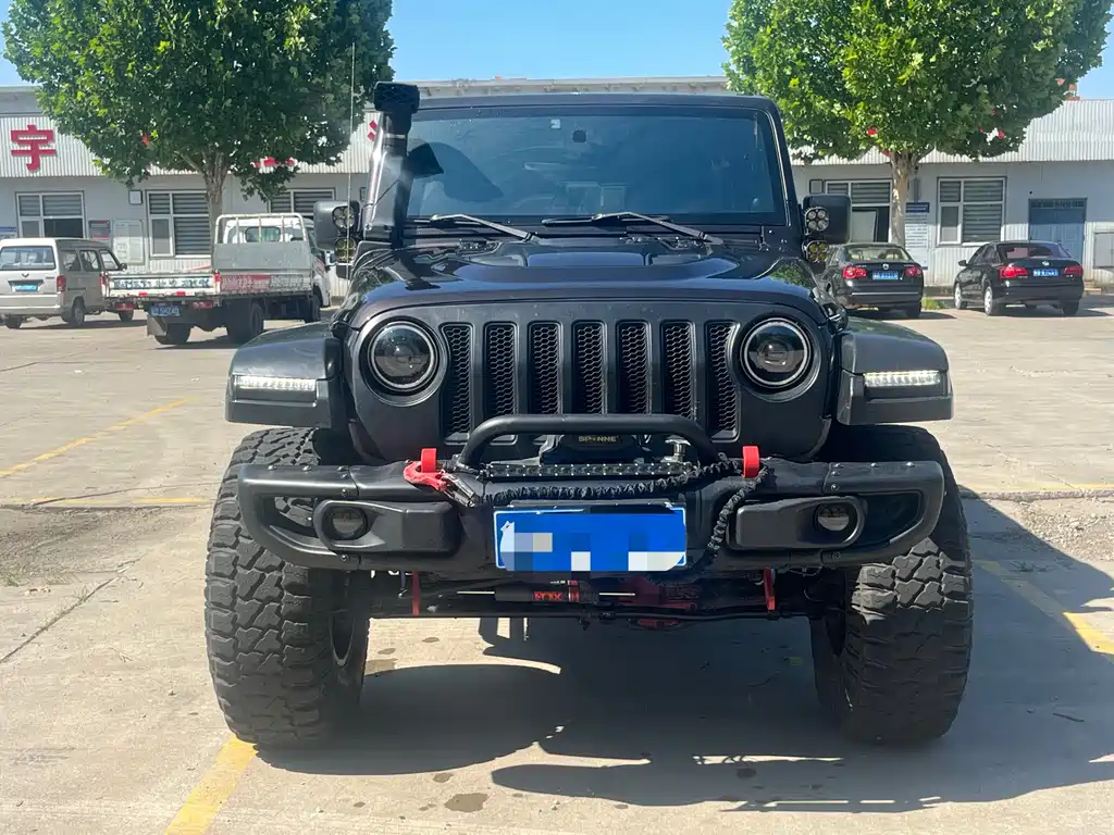 Wrangler 2013 3.6L Sahara four-door version купить на сайте DeffCars