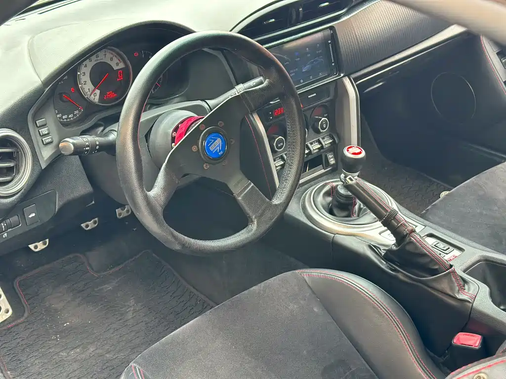 Toyota 86 2013 2.0L manual luxury model купить на сайте DeffCars