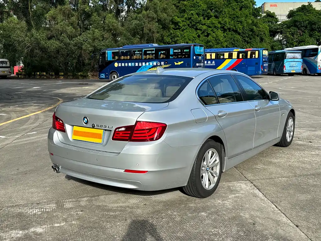 BMW 5 Series 2011 523Li Leading Model купить на сайте DeffCars