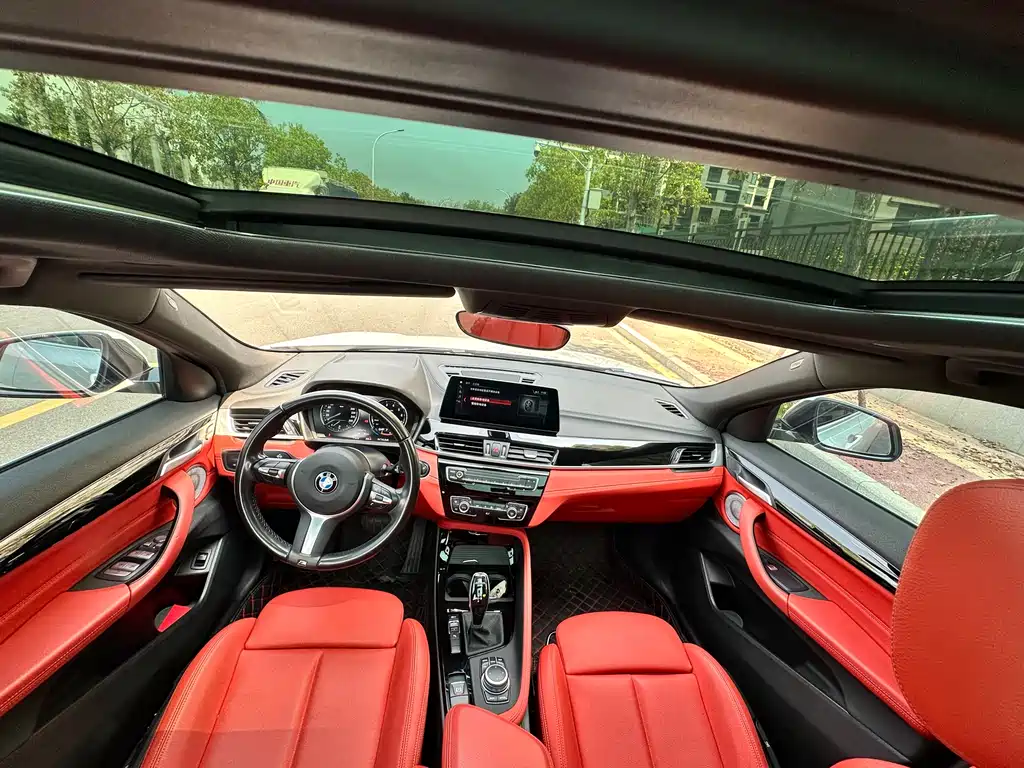 BMW X2 2021 sDrive25i leading M sports package купить на сайте DeffCars