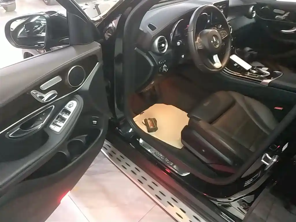 Mercedes-Benz GLC 2018 GLC 260 4MATIC luxury model купить на сайте DeffCars