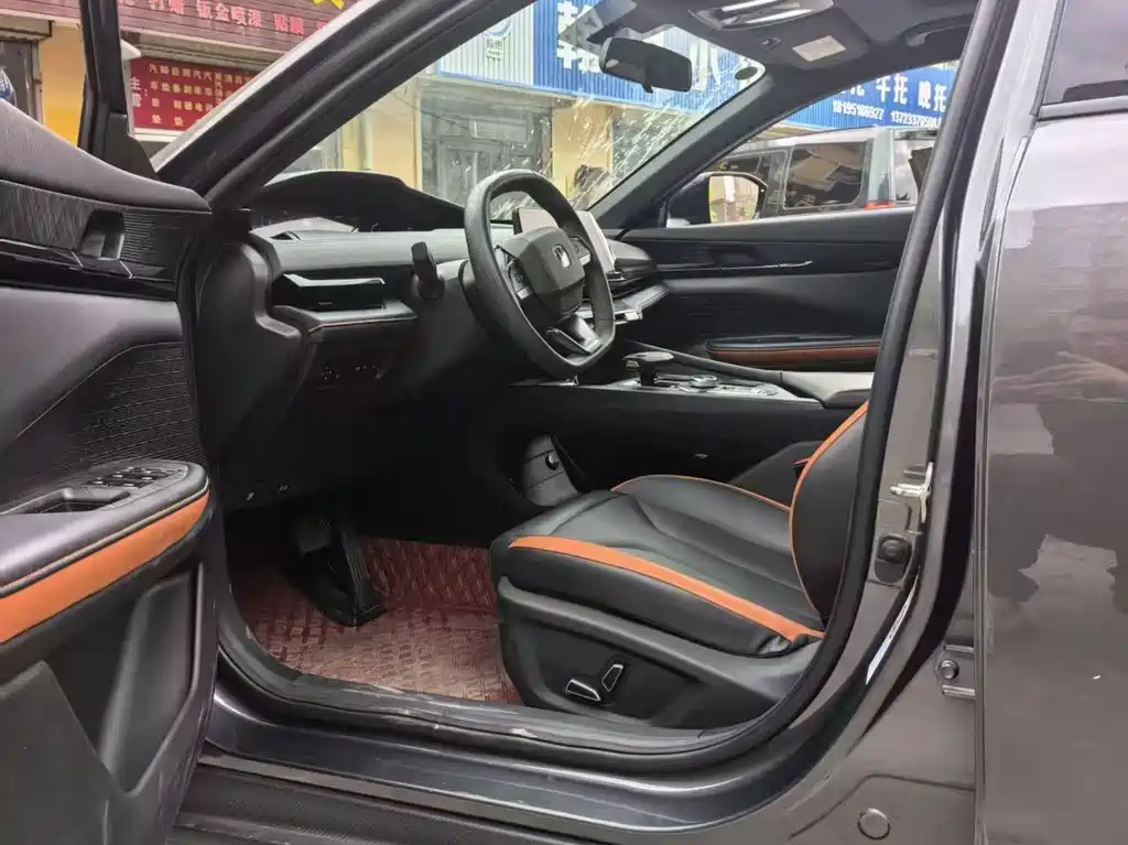 Changan UNI-V 2023 1.5T exclusive model купить на сайте DeffCars