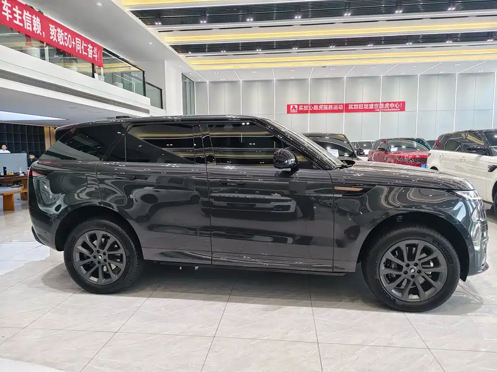 Range Rover Sport 2024 400PS Dynamic SE купить на сайте DeffCars