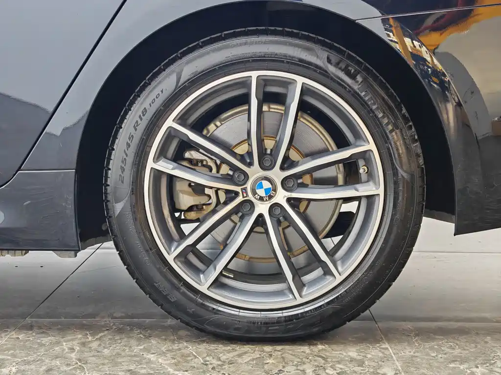 BMW 5 Series New Energy 2021 535Le M Sports Package купить на сайте DeffCars