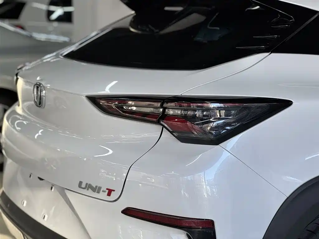 Changan UNI-T 2022 2.0T pilot model купить на сайте DeffCars