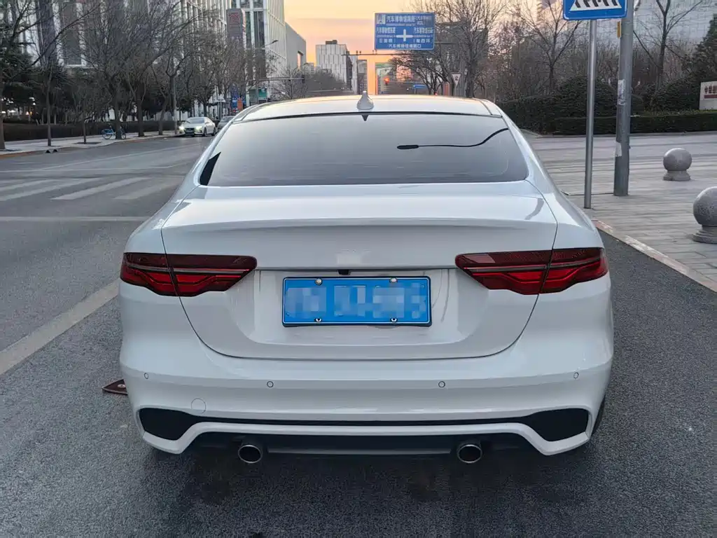 Jaguar XEL 2021 2.0T 250PS R-DYNAMIC SE Technology Sports Edition купить на сайте DeffCars