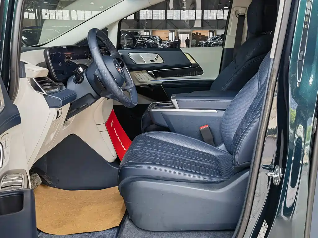 Century 2023 2.0T four-seater private version купить на сайте DeffCars