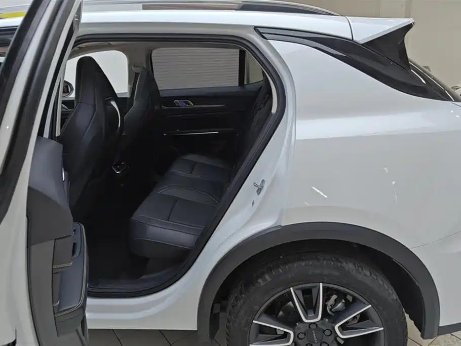 Lynk & Co 01 2023 2.0TD 2WD Pro купить на сайте DeffCars