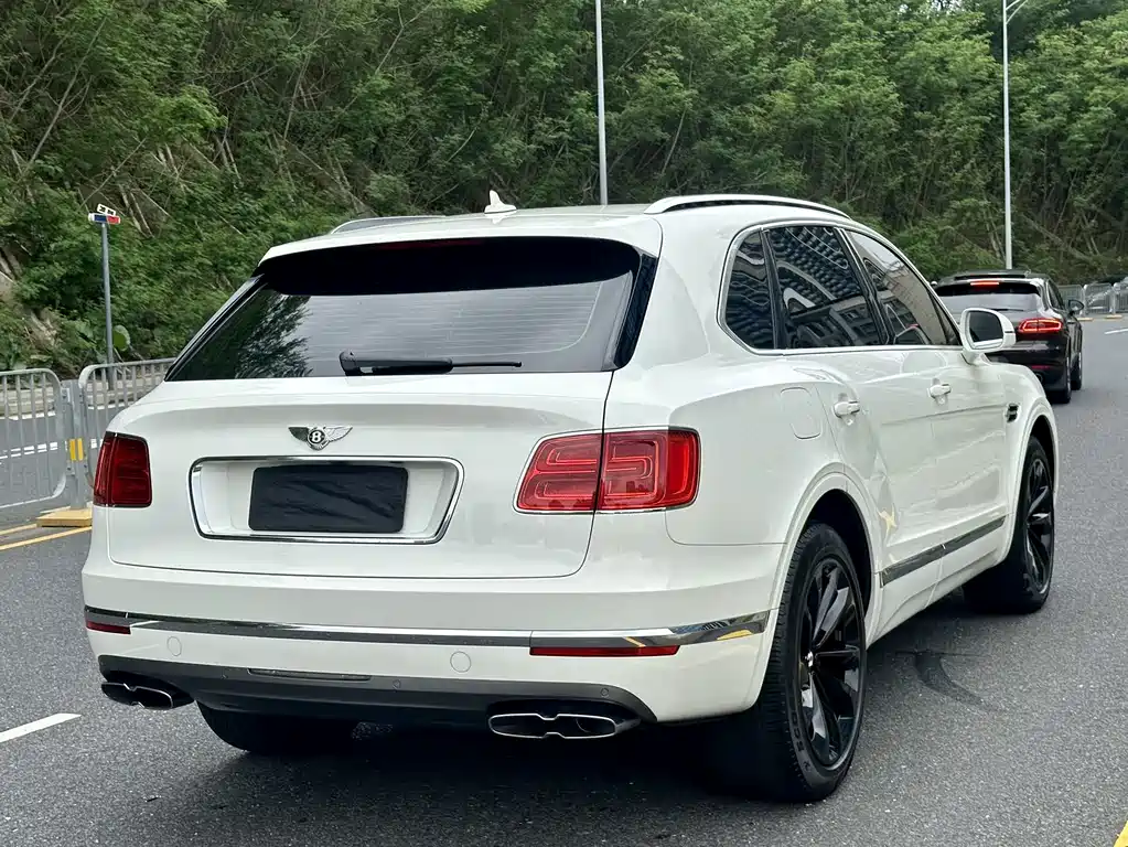 Bentayga 2018 4.0T V8 купить на сайте DeffCars