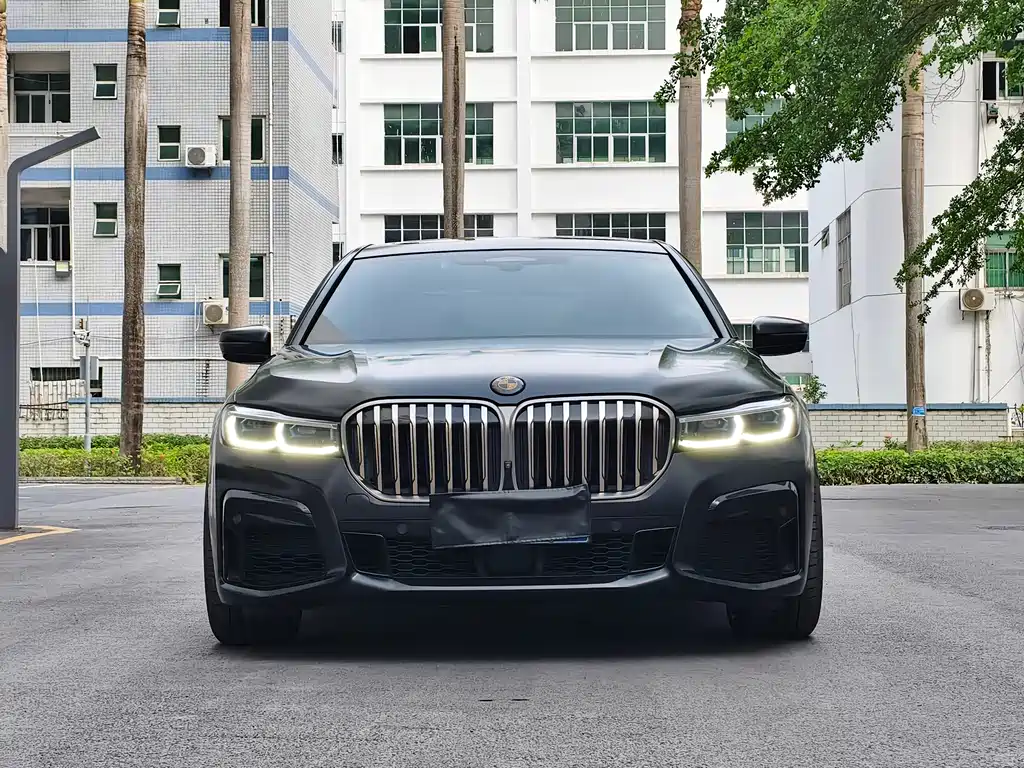 BMW 7 Series 2021 740Li xDrive Executive M Sports Package купить на сайте DeffCars