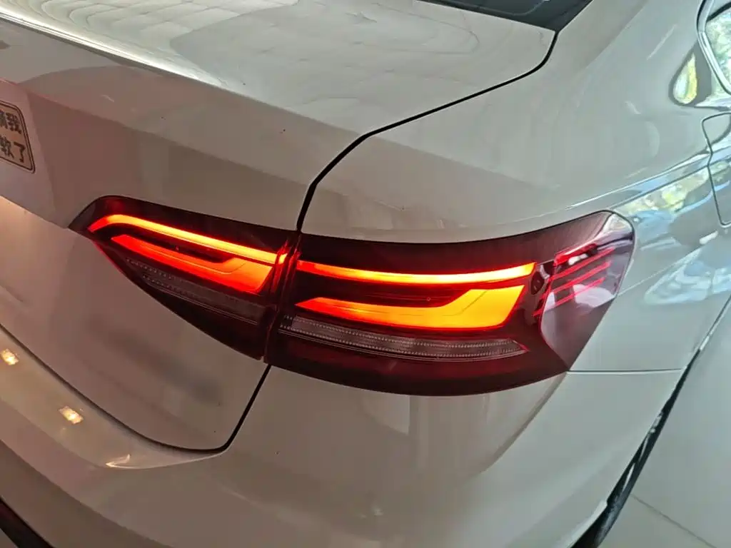 Lavida 2024 1.5L Automatic Starry Sky Five Million Edition купить на сайте DeffCars