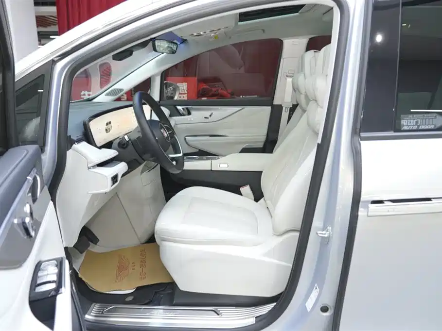 Buick GL8 New Energy 2024 Lu Zun Exclusive Edition 7 seats купить на сайте DeffCars