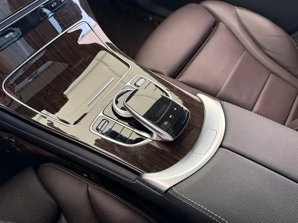 Mercedes-Benz GLC 2019 GLC 260 4MATIC luxury model купить на сайте DeffCars