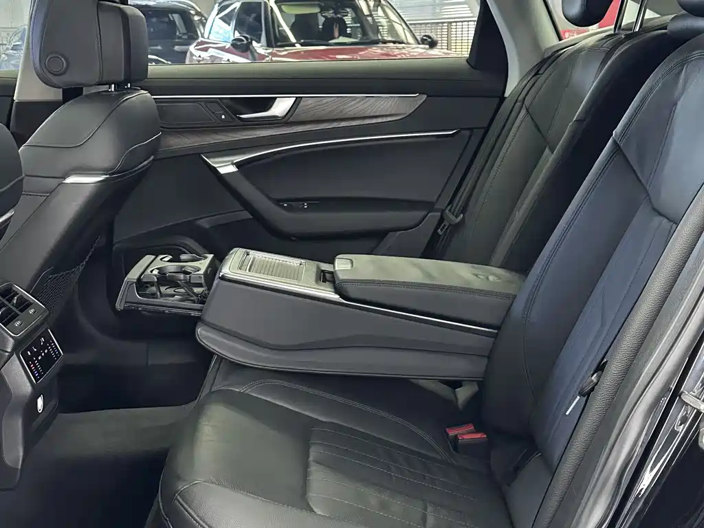 Audi A6L 2019 45 TFSI quattro exclusive and elegant model купить на сайте DeffCars