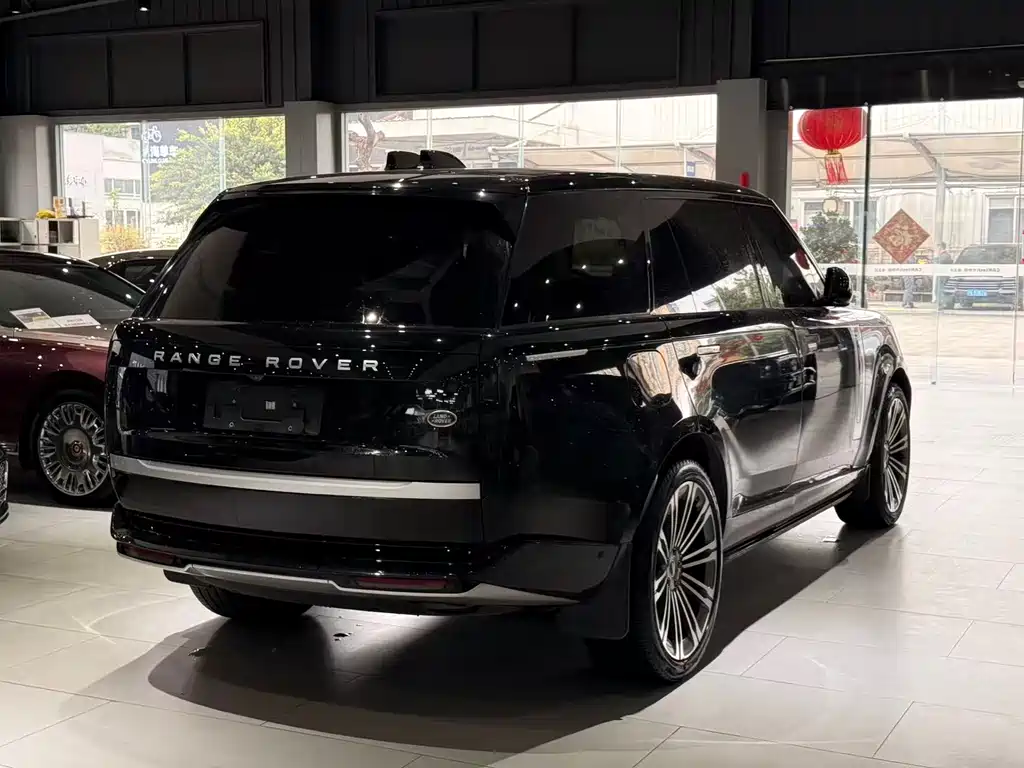 Range Rover 2023 3.0 L6 400PS Genesis Extended Edition купить на сайте DeffCars