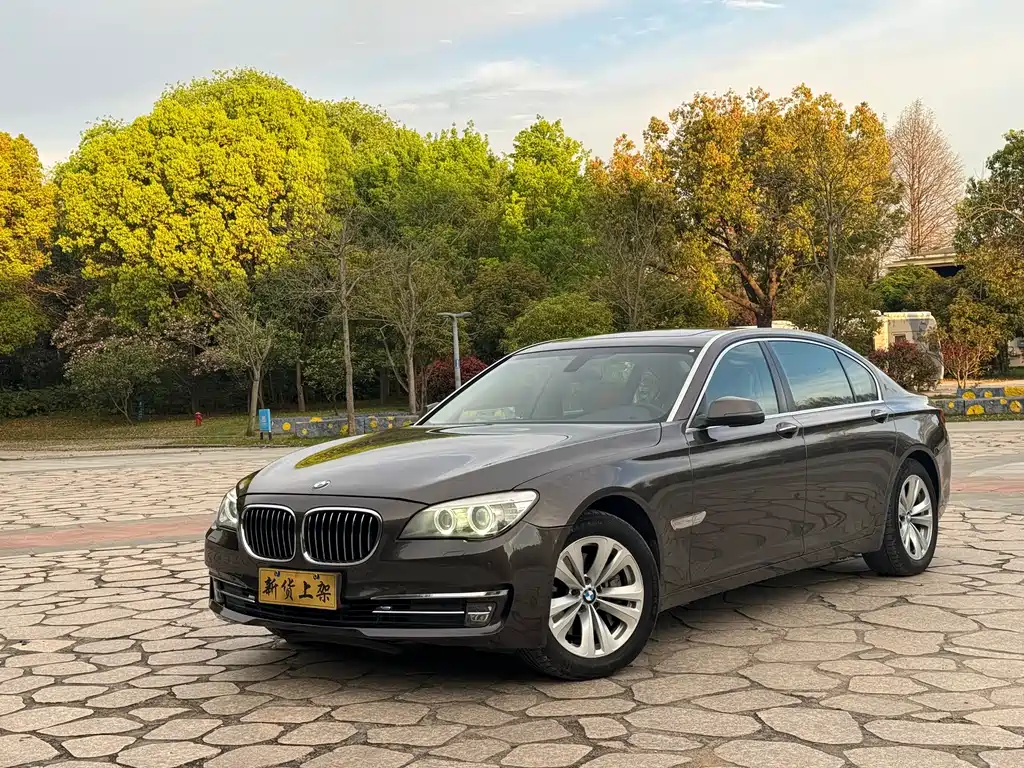 BMW 7 Series 2013 730Li Luxury купить на сайте DeffCars