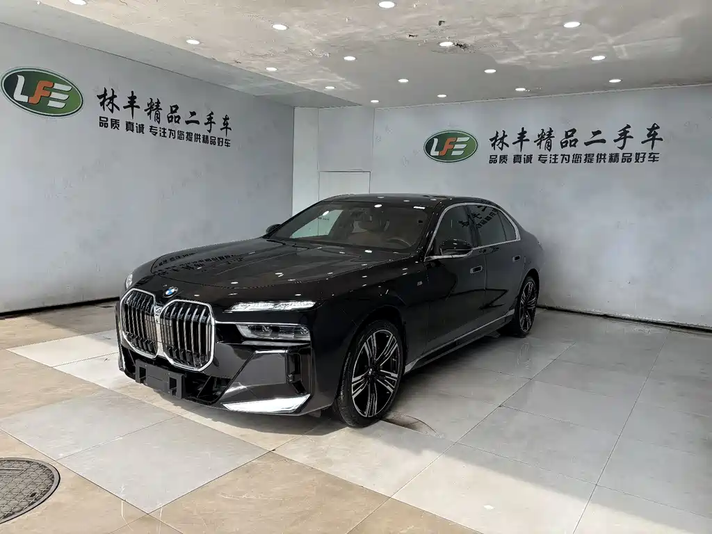 BMW 7 Series 2023 740Li Exclusive M Sports Package купить на сайте DeffCars