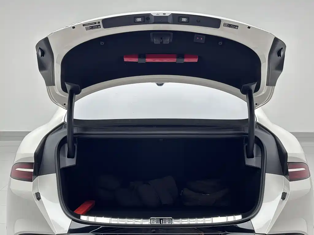 Denza Z9 2024 1100km four-wheel drive Ultra version купить на сайте DeffCars