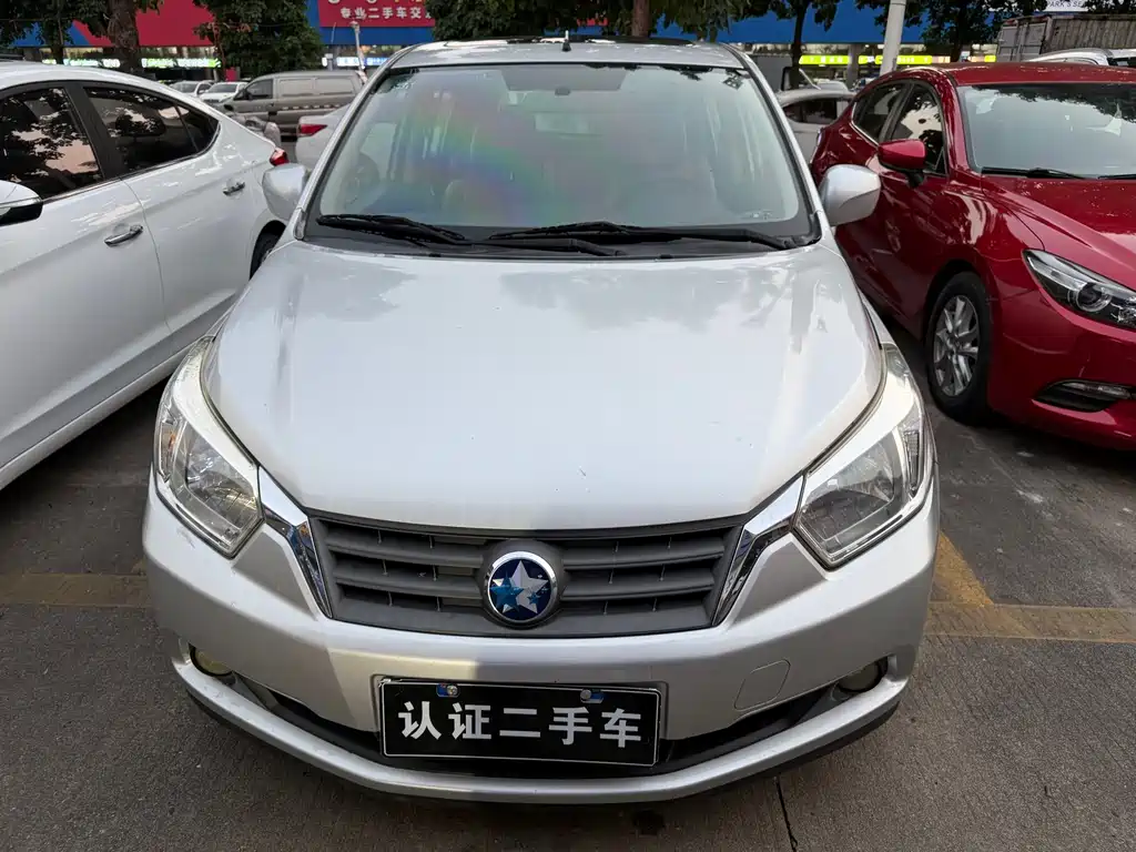 Venucia R50 2013 1.6L Manual Deluxe Edition купить на сайте DeffCars