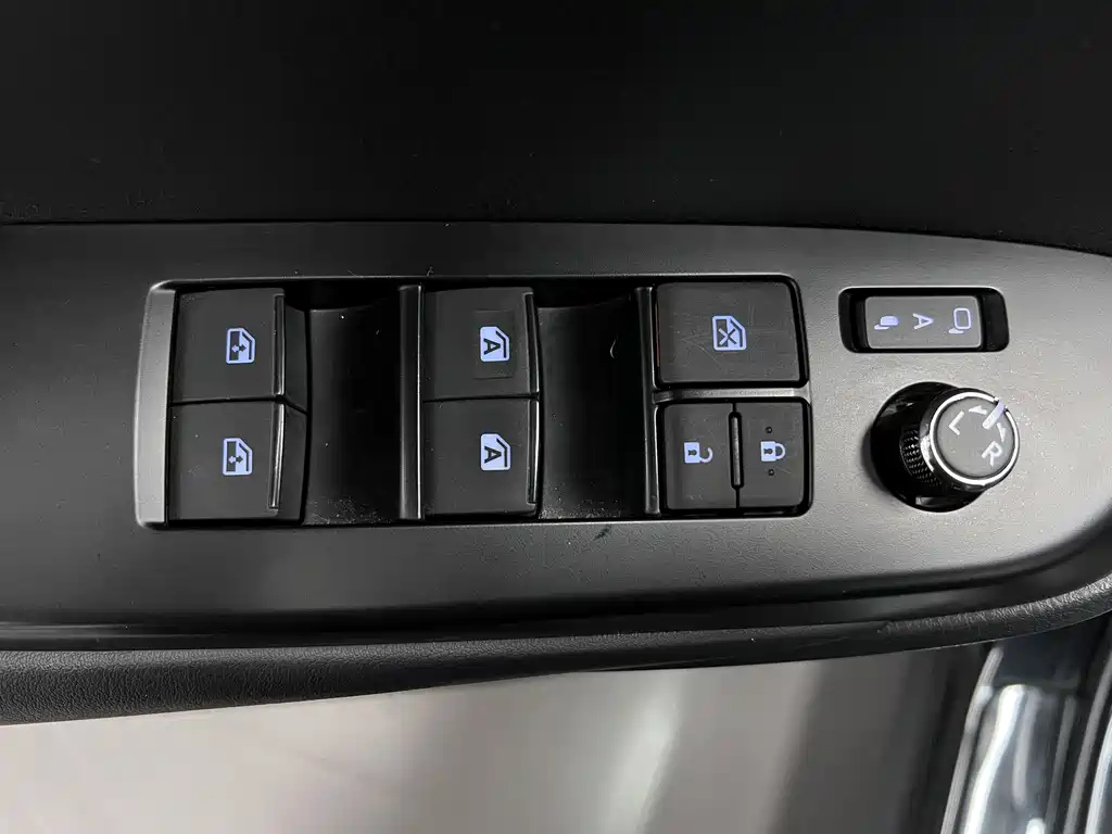 Highlander 2018 2.0T four-wheel drive premium version, 7 seats, National VI купить на сайте DeffCars