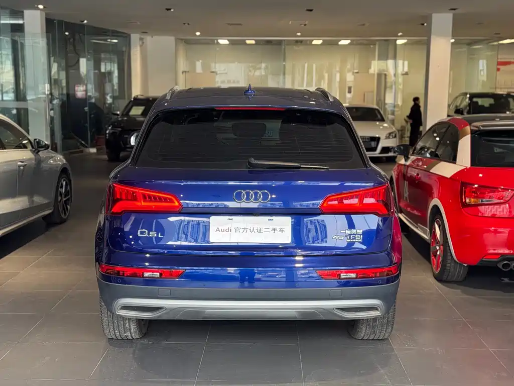 Audi Q5L 2020 45 TFSI exclusive and elegant model купить на сайте DeffCars