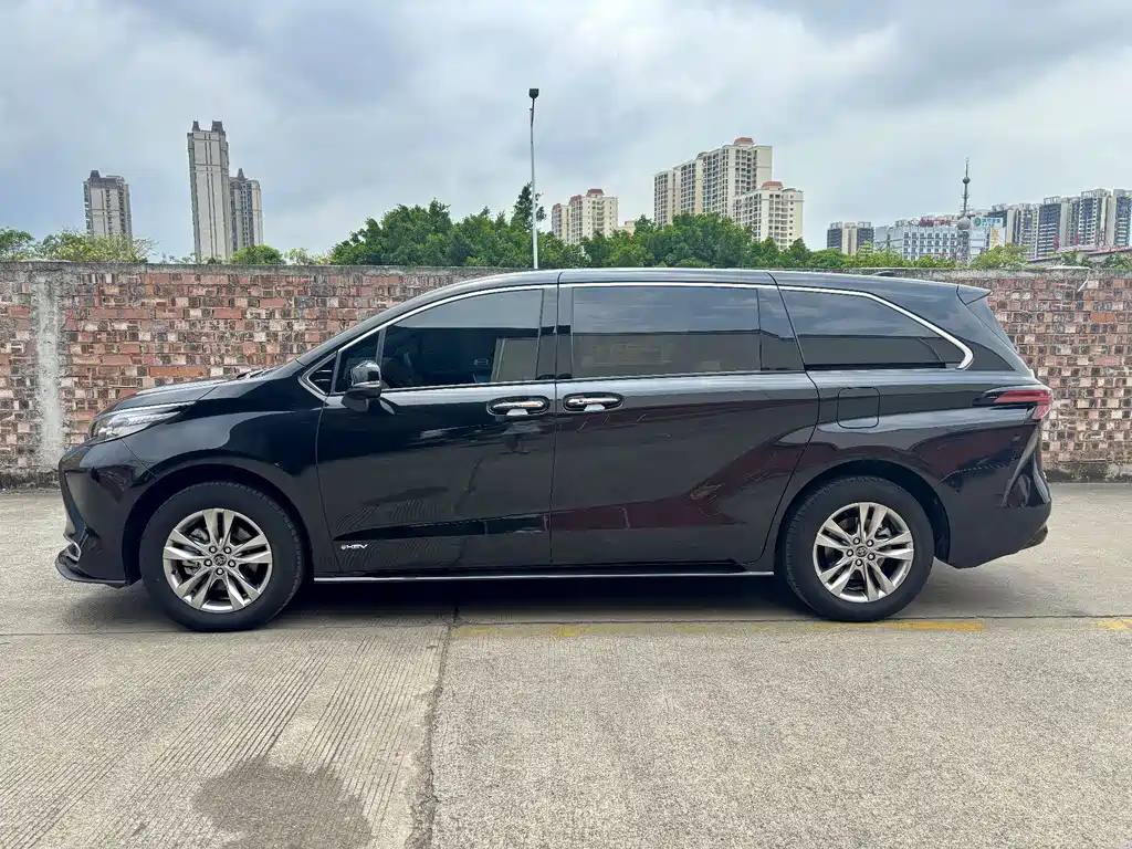 SIENNA 2024 2.5L hybrid four-wheel drive premium version купить на сайте DeffCars