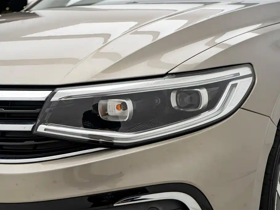 Bora 2023 200TSI DSG Smart Travel Edition купить на сайте DeffCars