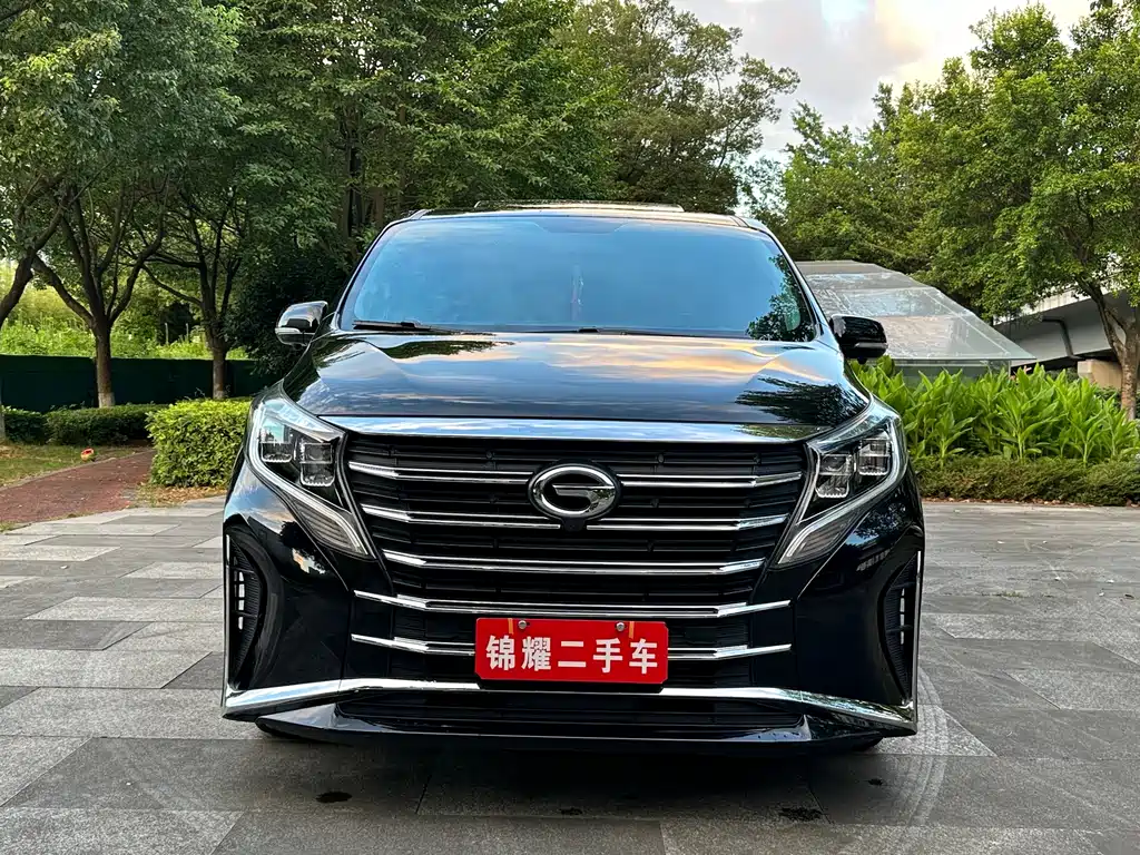 M8 2021 Lead Show Series 390T Exclusive Edition купить на сайте DeffCars