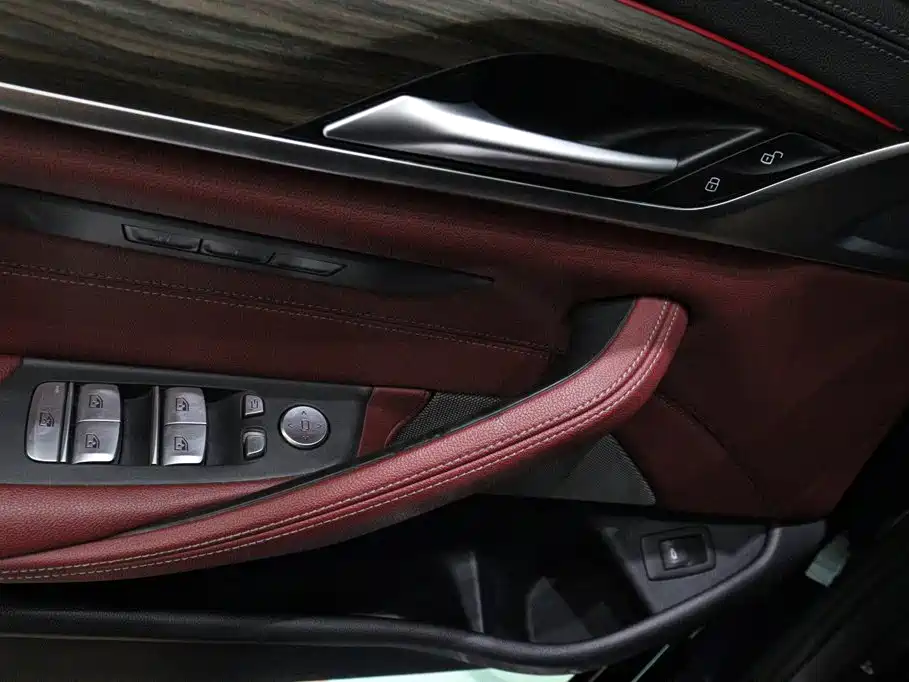 BMW 5 Series 2021 facelift 530Li leading model luxury package купить на сайте DeffCars