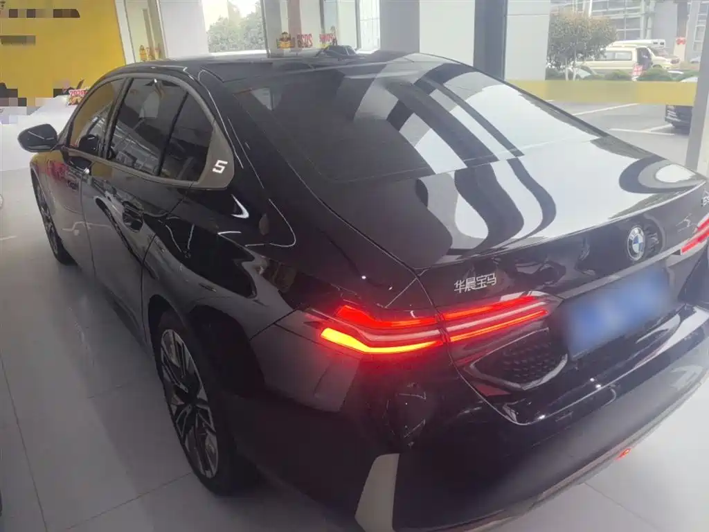 BMW 5 Series 2024 530Li Exclusive Luxury Package купить на сайте DeffCars