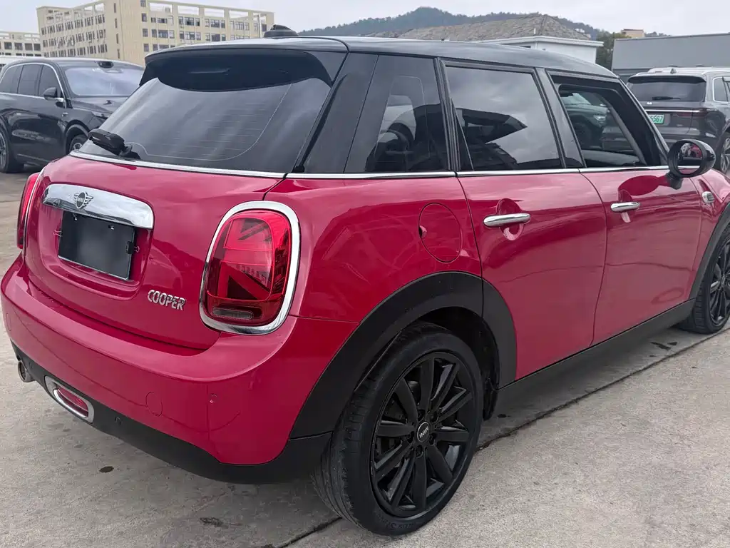 MINI 2018 1.5T COOPER Artist Five-Door Edition купить на сайте DeffCars