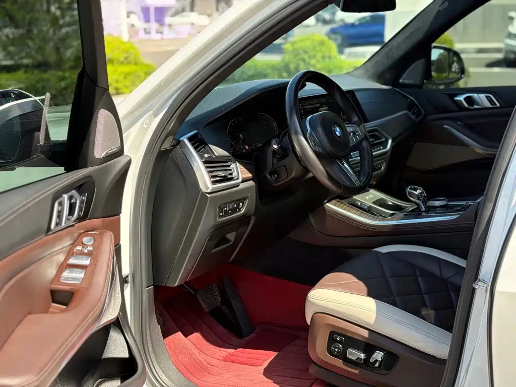 BMW X5 2022款 xDrive 40Li 尊享型M运动套装 купить на сайте DeffCars