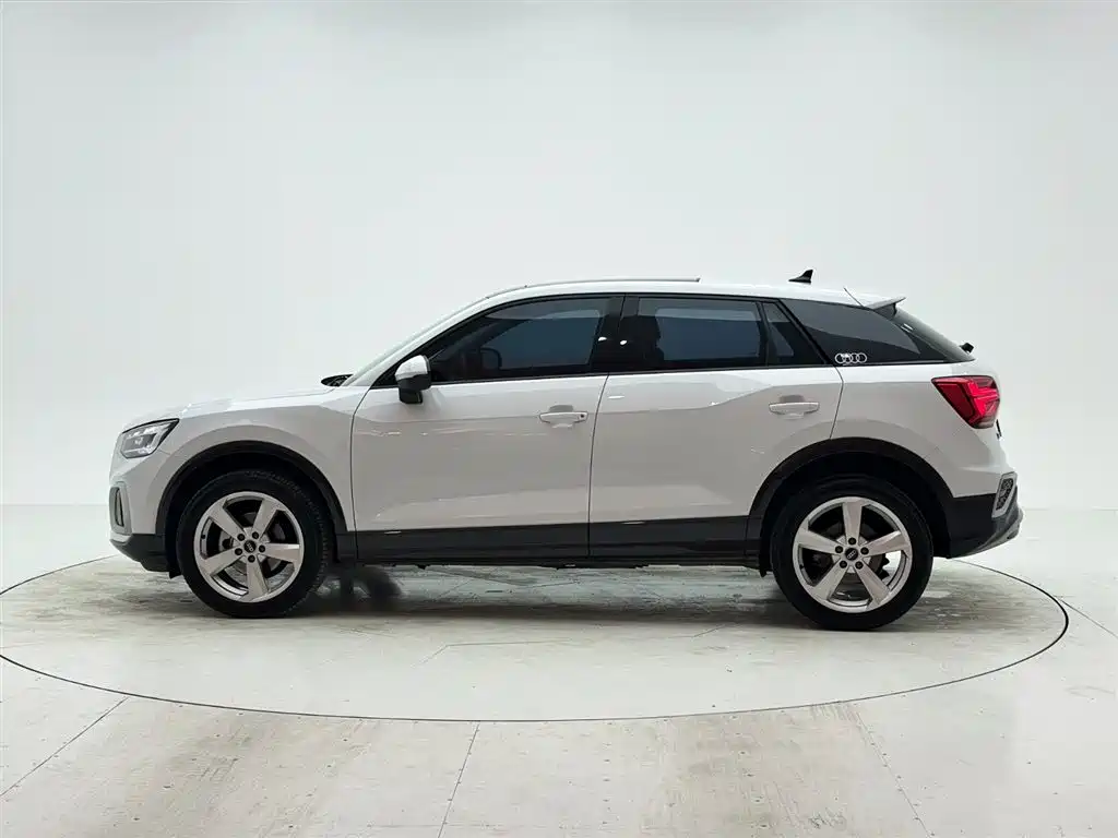 Audi Q2L 2022 35 TFSI Enterprising and Elegant Model купить на сайте DeffCars