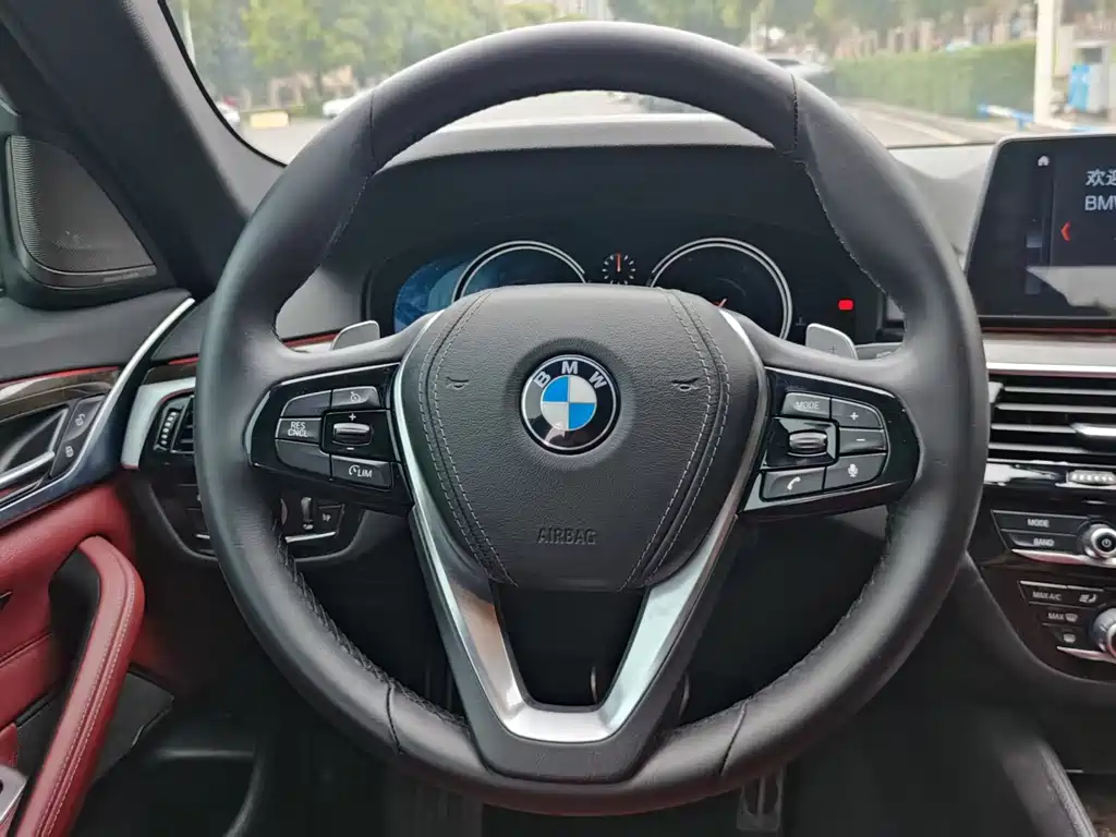 BMW 5 Series 2018 530Li Leading M Sports Package купить на сайте DeffCars
